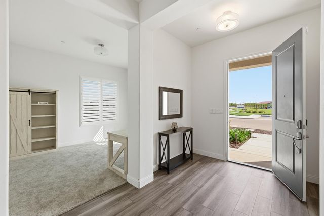 2937 22nd Avenue, Kingsburg, CA 93631