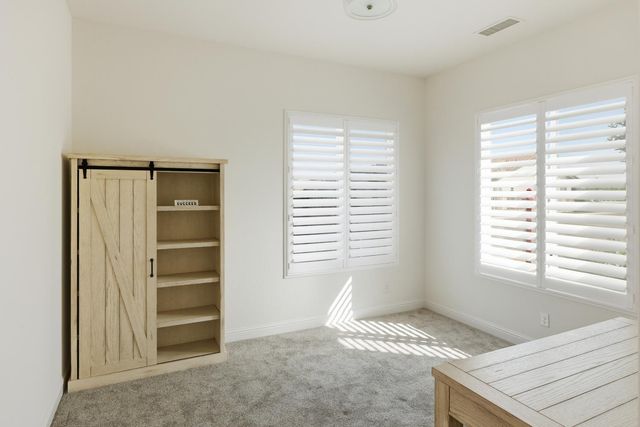 2937 22nd Avenue, Kingsburg, CA 93631