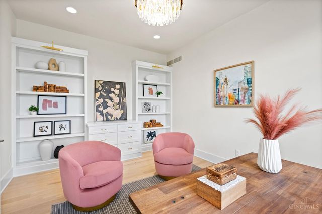 15 Old Orchard Lane, Indian Hill, OH 45242