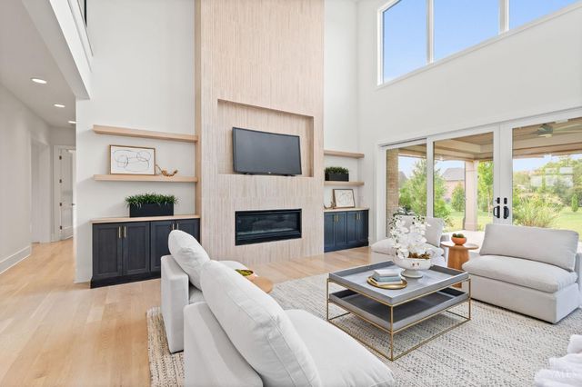 15 Old Orchard Lane, Indian Hill, OH 45242