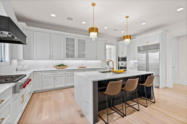 15 Old Orchard Lane, Indian Hill, OH 45242