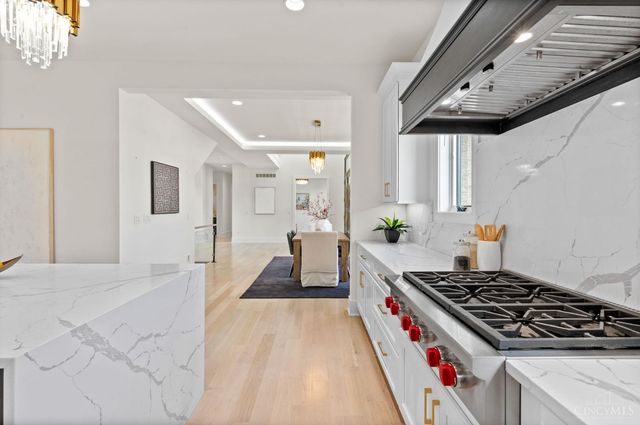 15 Old Orchard Lane, Indian Hill, OH 45242