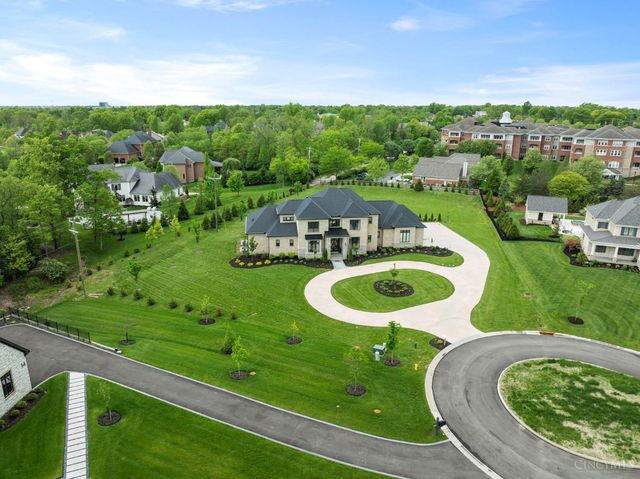 15 Old Orchard Lane, Indian Hill, OH 45242