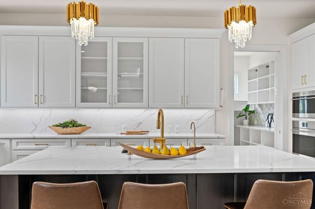 15 Old Orchard Lane, Indian Hill, OH 45242