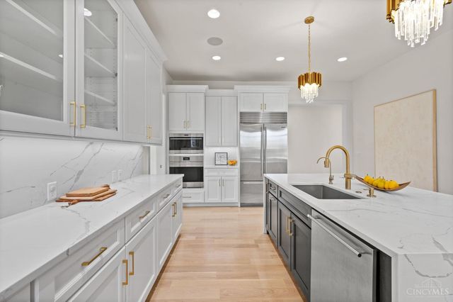 15 Old Orchard Lane, Indian Hill, OH 45242