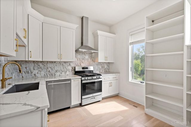 15 Old Orchard Lane, Indian Hill, OH 45242