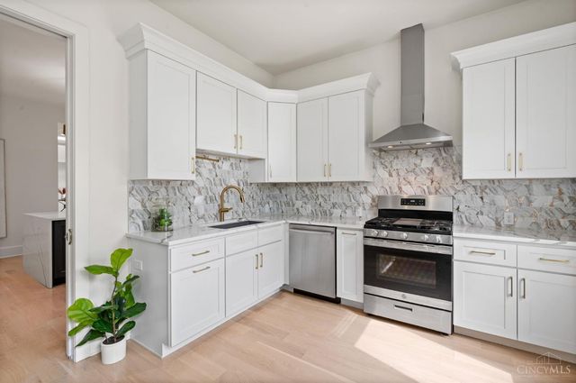 15 Old Orchard Lane, Indian Hill, OH 45242