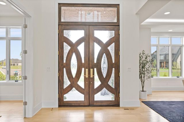 15 Old Orchard Lane, Indian Hill, OH 45242