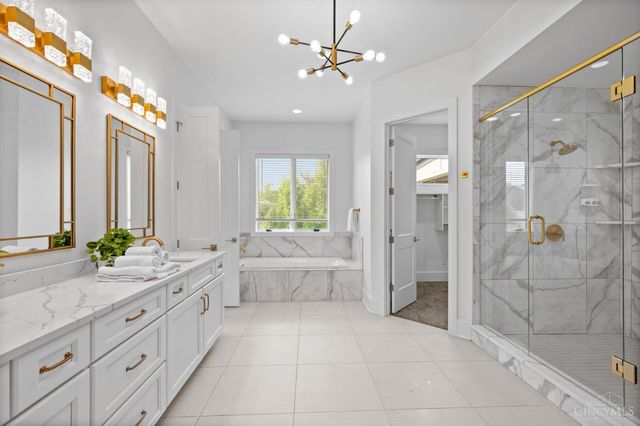 15 Old Orchard Lane, Indian Hill, OH 45242