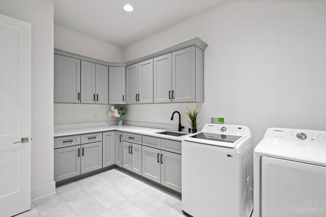 15 Old Orchard Lane, Indian Hill, OH 45242