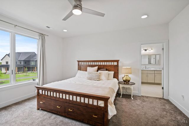 15 Old Orchard Lane, Indian Hill, OH 45242