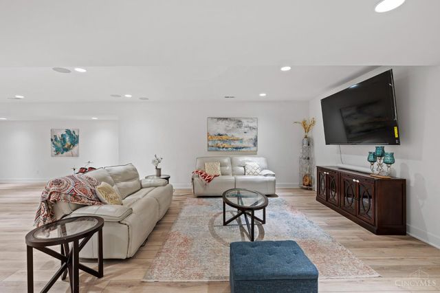 15 Old Orchard Lane, Indian Hill, OH 45242