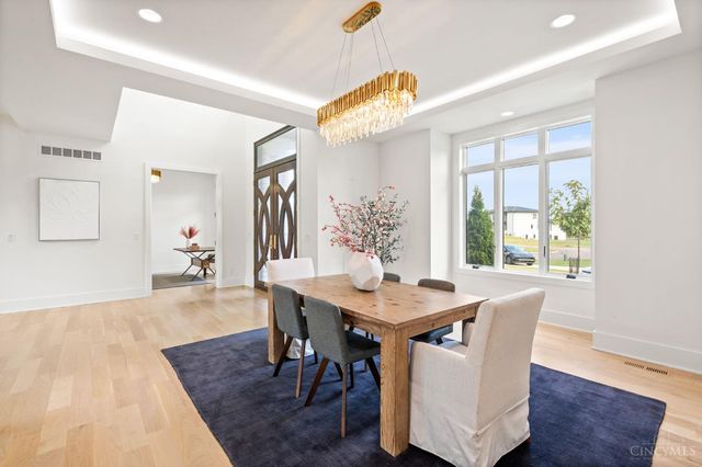 15 Old Orchard Lane, Indian Hill, OH 45242