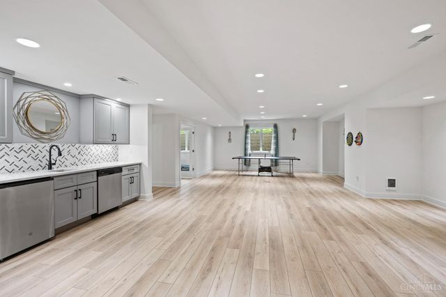 15 Old Orchard Lane, Indian Hill, OH 45242