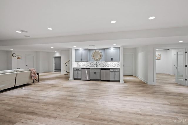 15 Old Orchard Lane, Indian Hill, OH 45242