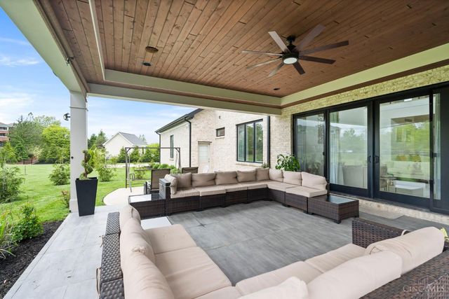 15 Old Orchard Lane, Indian Hill, OH 45242