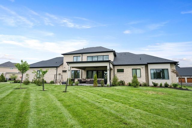 15 Old Orchard Lane, Indian Hill, OH 45242