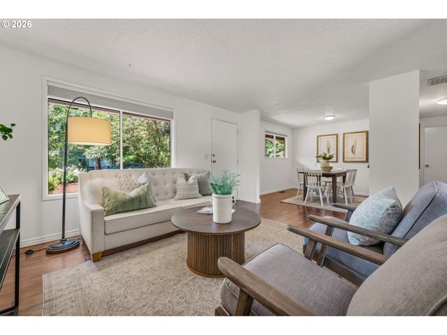 7030 Sw 78TH Ave, Portland, OR 97223