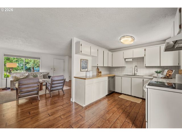 7030 Sw 78TH Ave, Portland, OR 97223
