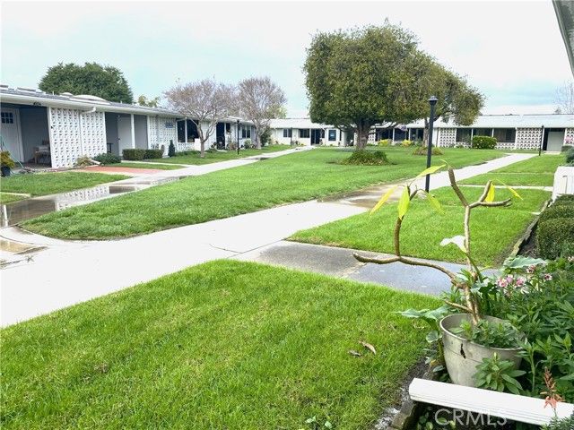 1621 Monterey Rd., M2-19H, Seal Beach, CA 90740