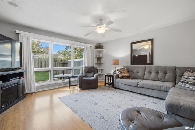 440 W WOODRIDGE Lane, Peoria, IL 61614