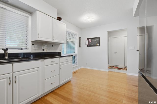 440 W WOODRIDGE Lane, Peoria, IL 61614