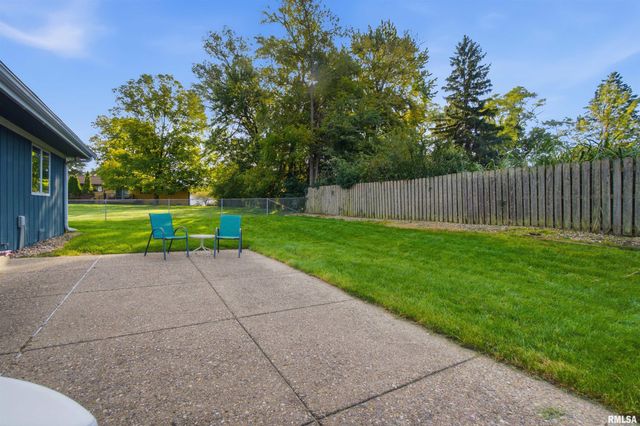 440 W WOODRIDGE Lane, Peoria, IL 61614