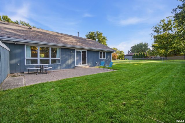 440 W WOODRIDGE Lane, Peoria, IL 61614