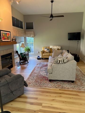 169 Queens Crossing, Centerville, OH 45458