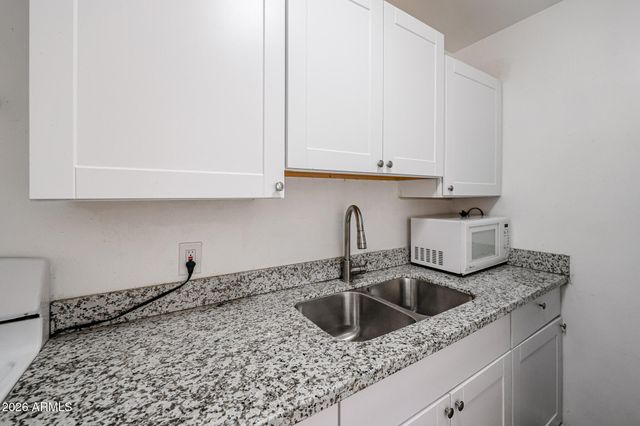 3315 E CAMBRIDGE Avenue 3, Phoenix, AZ 85008