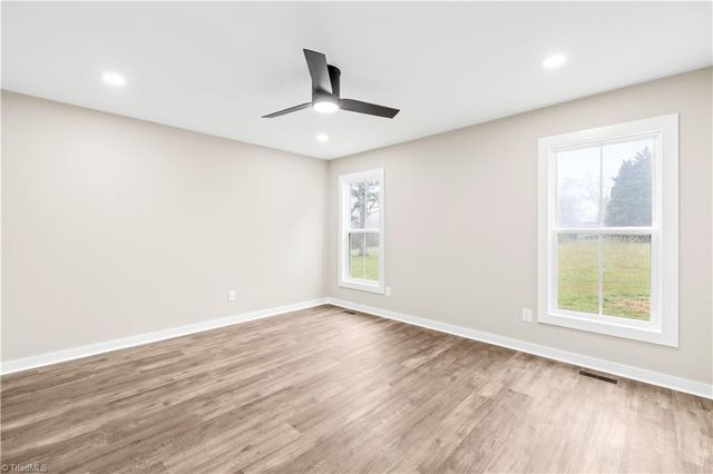 242 Bradley Farm Road, Statesville, NC 28625