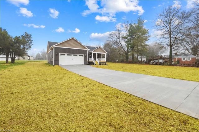 242 Bradley Farm Road, Statesville, NC 28625