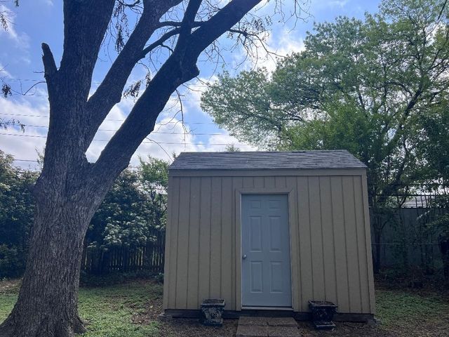 4805 Harlan Avenue, Fort Worth, TX 76132