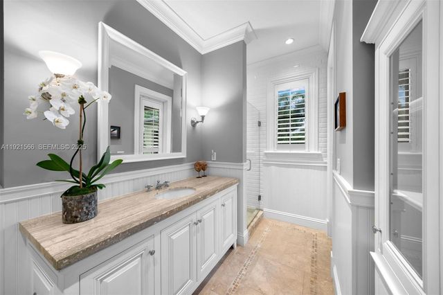 8010 Ponce De Leon Rd, Miami, FL 33143