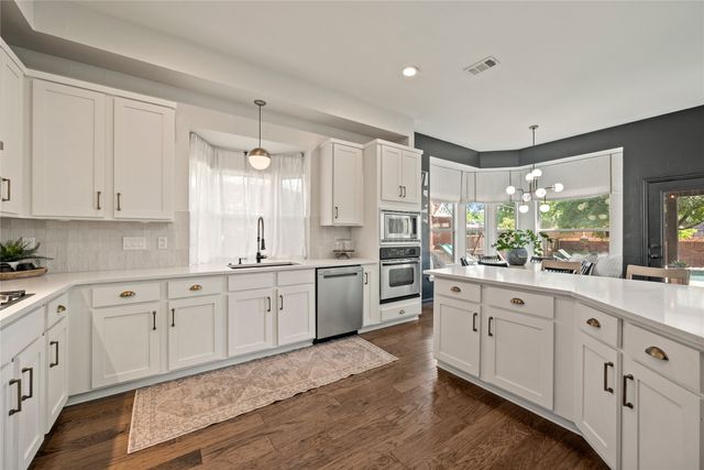 5712 English Oak Drive, Fort Worth, TX 76244