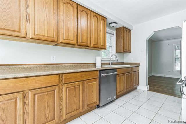 11410 Auburndale Street, Livonia, MI 48150