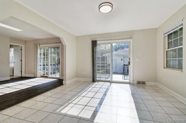 11410 Auburndale Street, Livonia, MI 48150