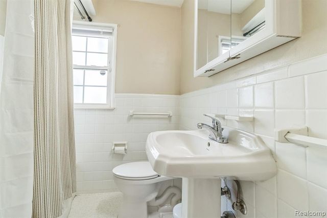 11410 Auburndale Street, Livonia, MI 48150