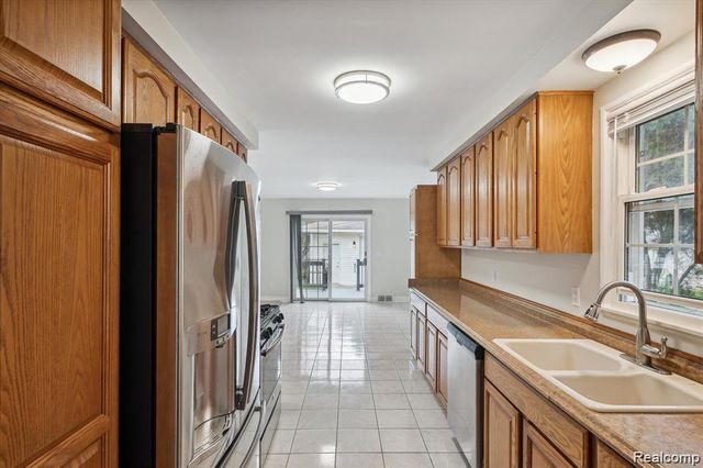 11410 Auburndale Street, Livonia, MI 48150