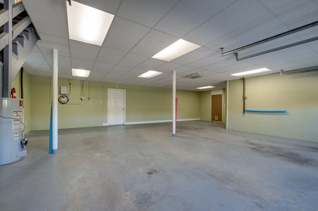 1249 White Road, Bon Aqua, TN 37025