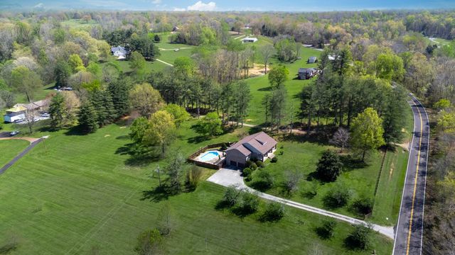 1249 White Road, Bon Aqua, TN 37025