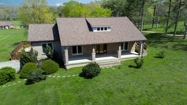 1249 White Road, Bon Aqua, TN 37025