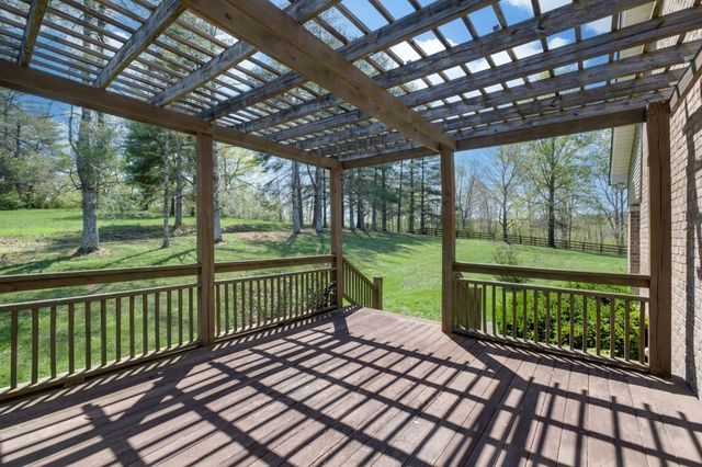 1249 White Road, Bon Aqua, TN 37025