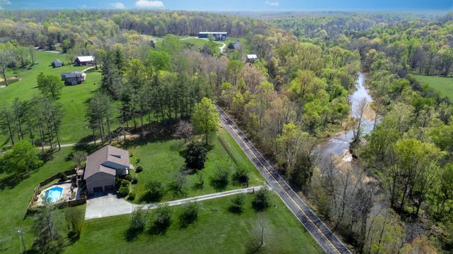 1249 White Road, Bon Aqua, TN 37025