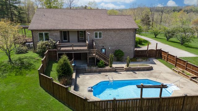 1249 White Road, Bon Aqua, TN 37025