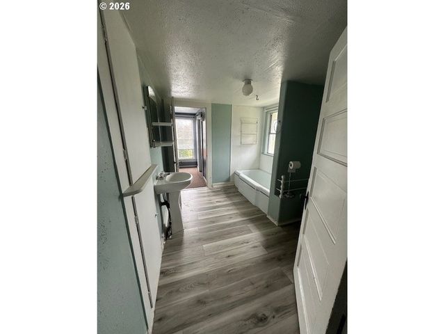 1745 WINSTON Rd, Hood River, OR 97031