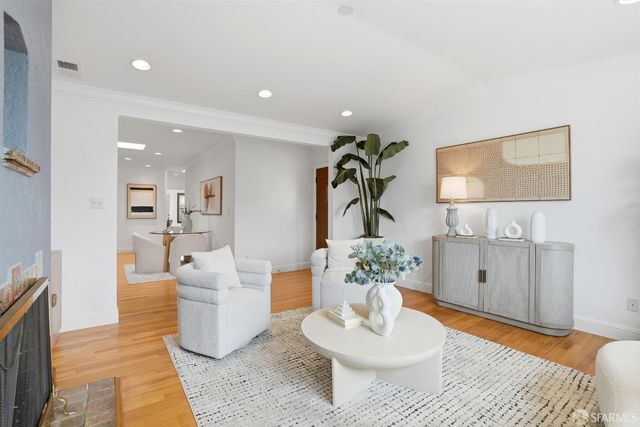 2487 33rd Avenue, San Francisco, CA 94116