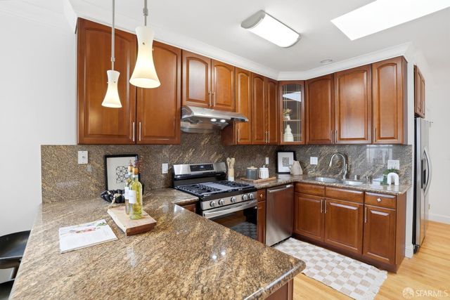 2487 33rd Avenue, San Francisco, CA 94116