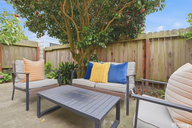 2487 33rd Avenue, San Francisco, CA 94116