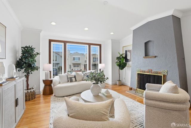 2487 33rd Avenue, San Francisco, CA 94116